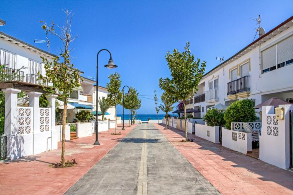 300M To The Beach ! Михас Экстерьер фото
